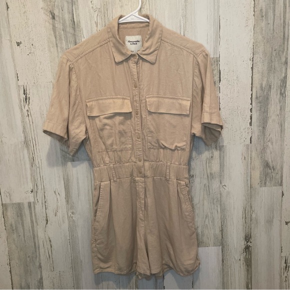 Abercrombie & Fitch Short Sleeve Linen Blend Utility Romper- Tan Khaki Size XS - Picture 2 of 9